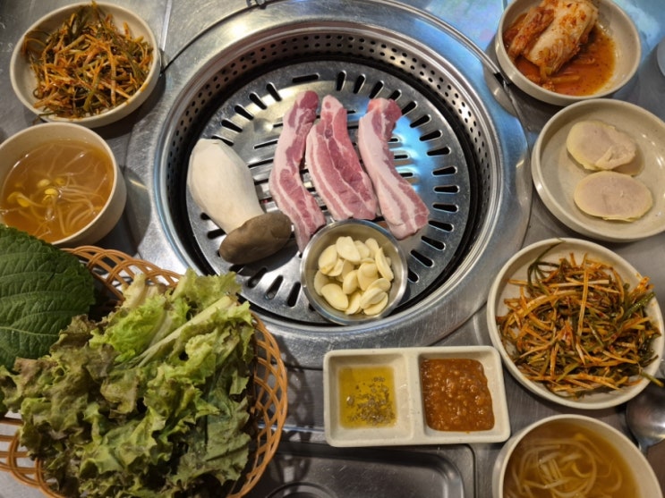  충주 현지인 맛집 육삼구이 존맛 삼겹살에 친절을 곁들인