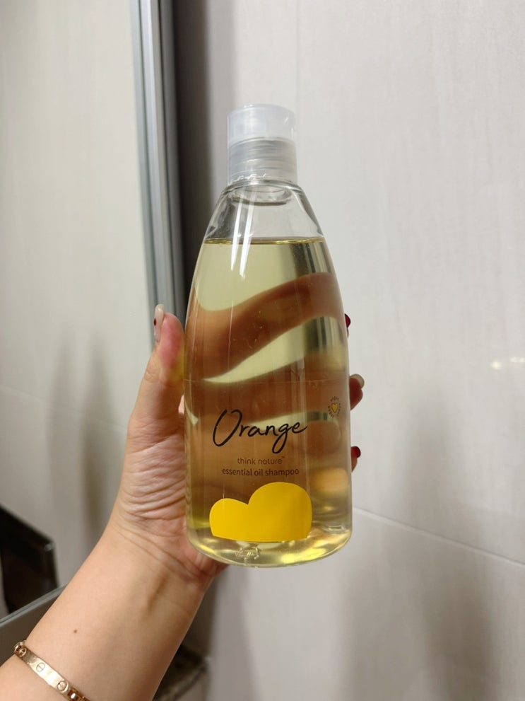  약산성샴푸 씽크네이처 에센셜 오일 샴푸로 촉촉해