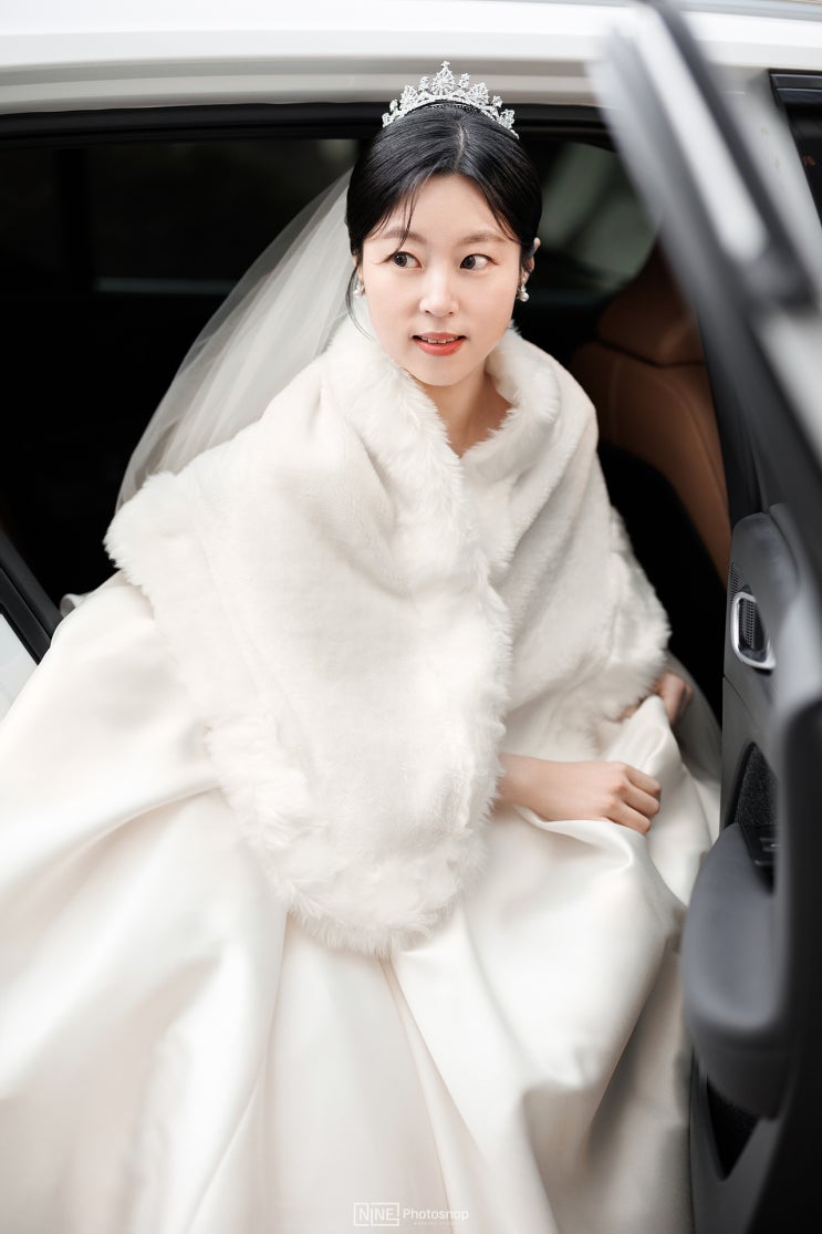  마리드블랑 (현 메종드아나하) 결혼식 사진 [나인포토스냅] 본식 / 어두운 홀 / 강남 / 선릉 웨딩홀