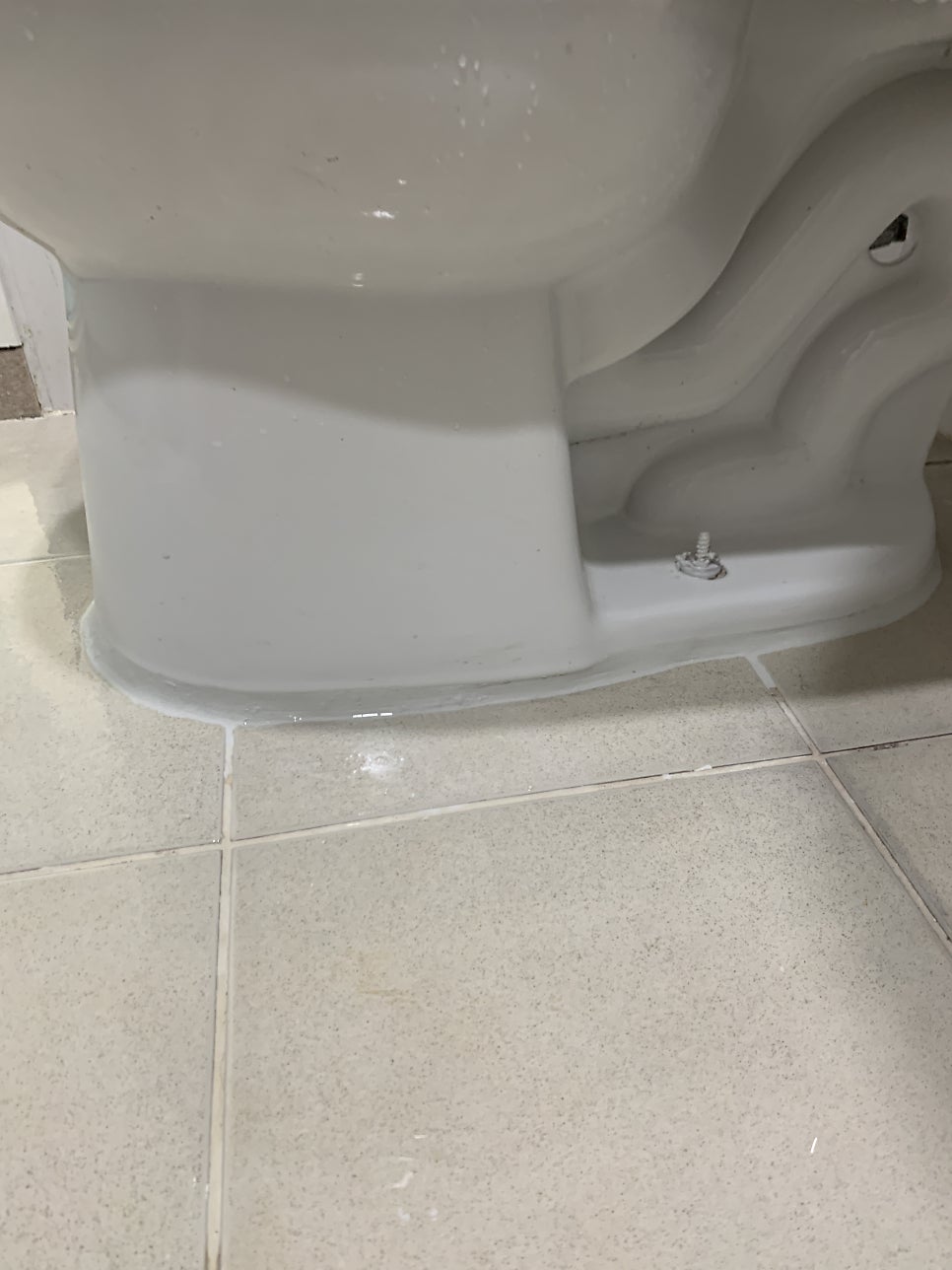 화장실변기테두리 깨진시멘트 복구업체