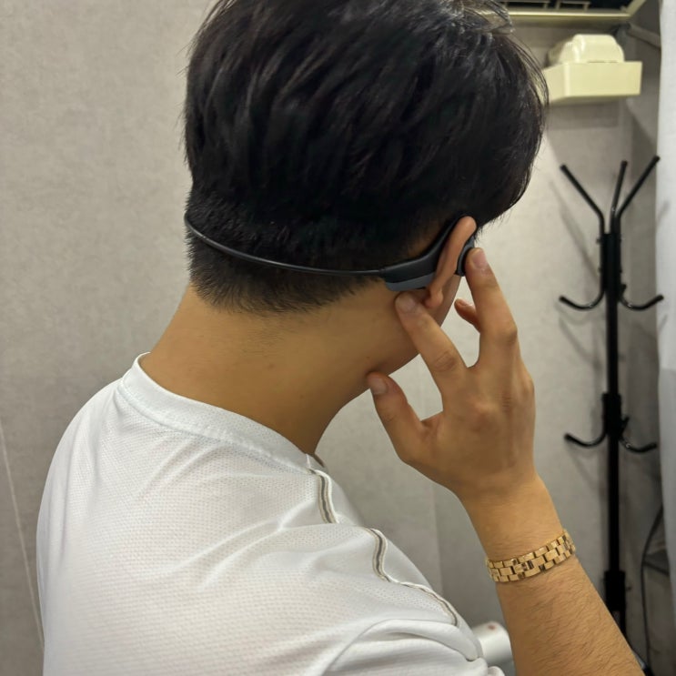 <b>스포츠 이어폰</b> 떨어뜨릴 걱정 없는 지니크