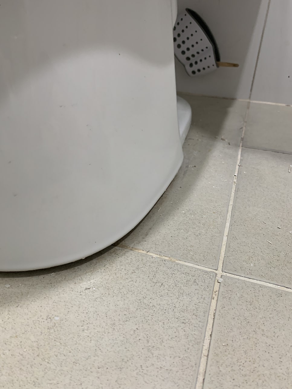 화장실변기테두리 깨진시멘트 복구업체
