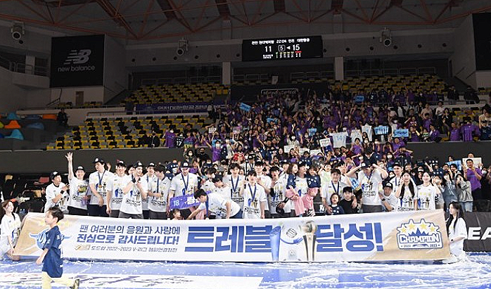  남자 배구 선수 포지션 - 윙스파이커(라이트, 레프트) 센터 세터 리베로