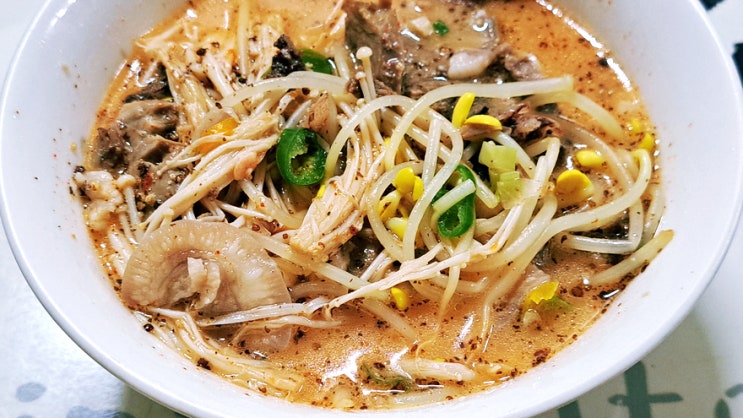 집에서 혼술은 큰맘 할매순대국의 술국을 배달시켰습니다. 집에서 혼술은 큰맘 할매순대국의 술국을 배달시켰습니다.