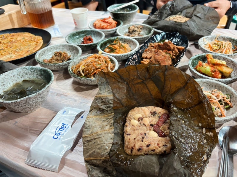 태안 남면 :: 청산수목원 근처 웨이팅 연잎밥 한정식 맛집 "옥당" 막걸리 무한리필