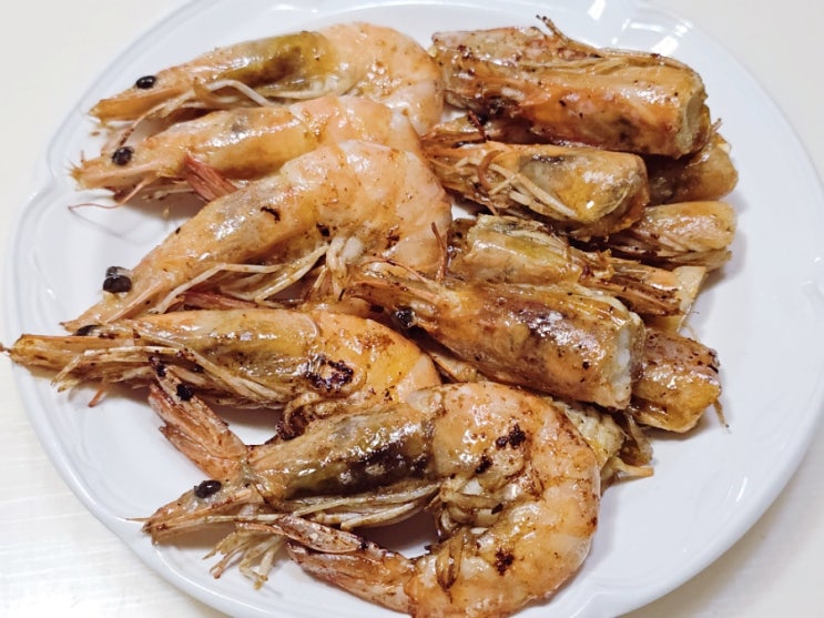  생새우 버터구이 레시피 새우머리 바삭하게 구워 먹어요!