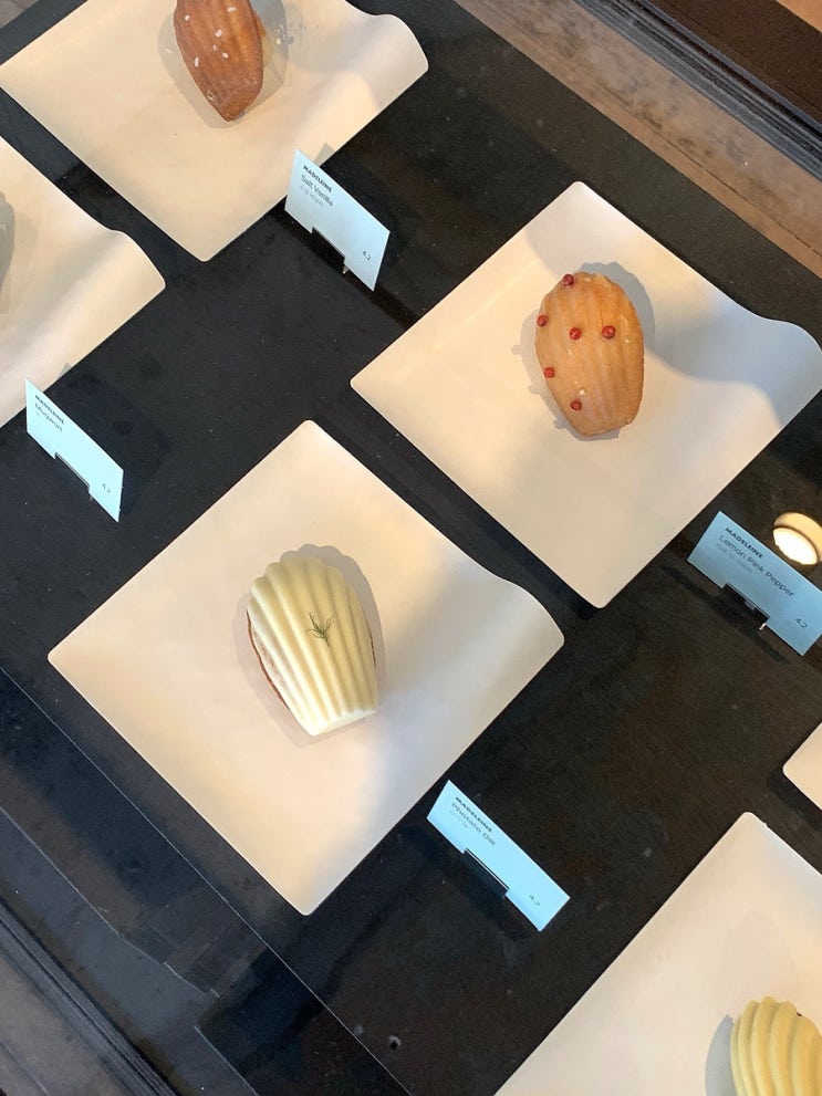  북촌 프리미엄 티브랜드 델픽에서 런칭한 디저트 카페 - 북촌 카페 마녹(Manok)