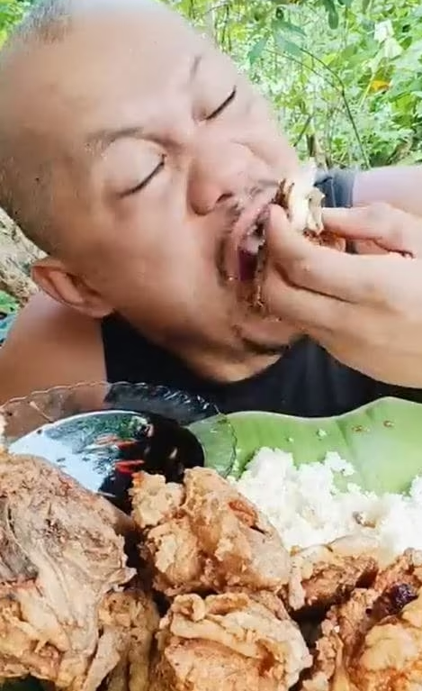 먹방 유튜버의 잇따른 사망, 건강에 미치는 경고 먹방 유튜버의 잇따른 사망, 건강에 미치는 경고