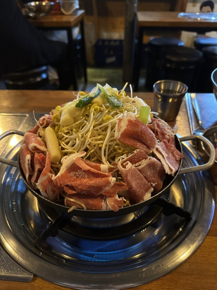  구로 오류동 아낌없이 주는 닭발 맛집 ‘김봉환의 오류닭발’