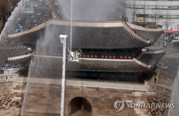 화재에 취약한 목조 문화유산…"소방시설 미비·보험 가입 저조" 화재에 취약한 목조 문화유산…"소방시설 미비·보험 가입 저조"