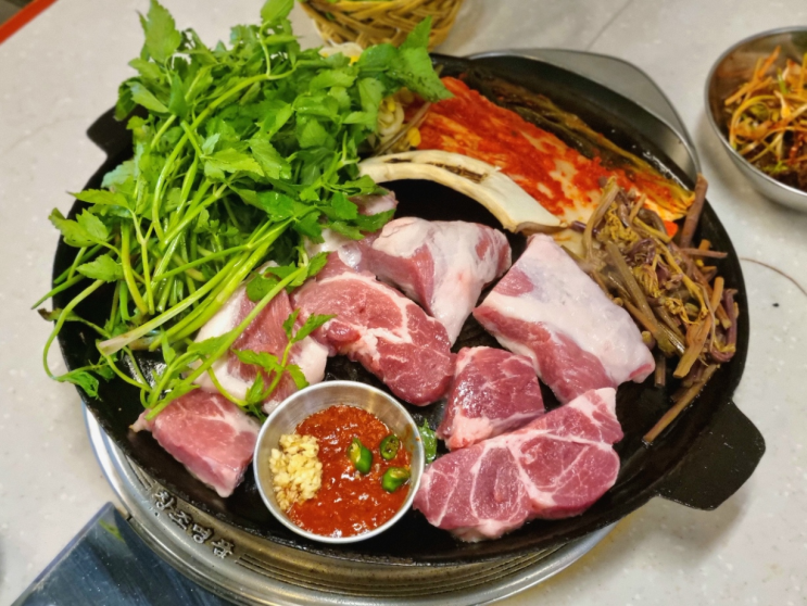  안산 본오동 상록수역 맛집 샘골로 본점 솥뚜껑 미나리 삼겹살