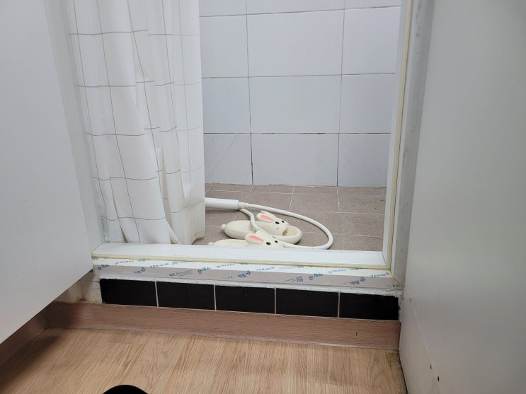  반지하 싱크대로 하수도 물 넘치고 화장실도 역류할때 원인 찾는 전문가