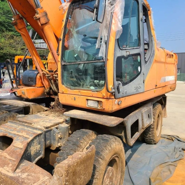 두산 DX210W 2010년식 4350만원 판매합니다. 두산 DX210W 2010년식 4350만원 판매합니다.