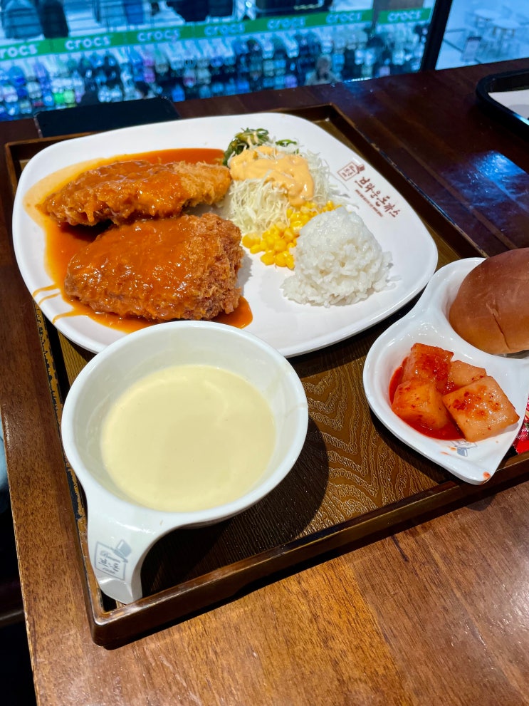 아산 퍼스트빌리지 홍수치즈돈까스 등심돈까스 1986 브라운돈까스 / 천안식후감