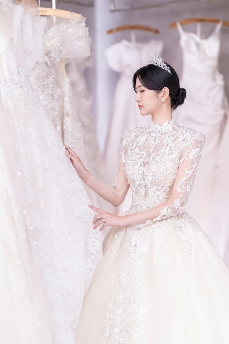  아이테오 가봉스냅 2023fw 신상 비즈 본식드레스, 12월 트루마인드 촬영본