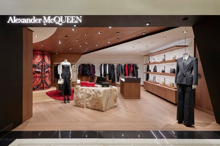 알렉산더 맥퀸 – Alexander McQUEEN