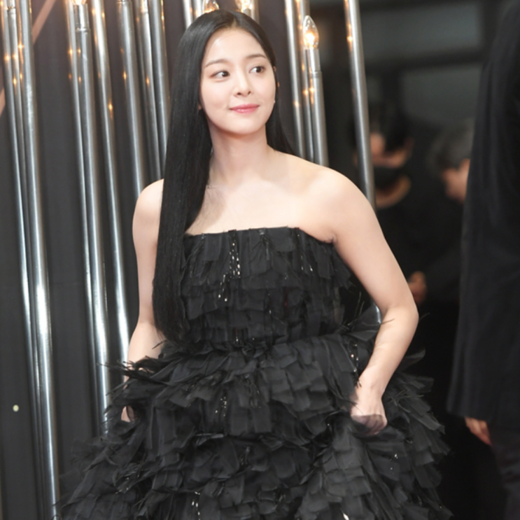 설인아 KBS 연기대상 시상식 드레스 여자 블랙 원피스 코디 브랜드는?