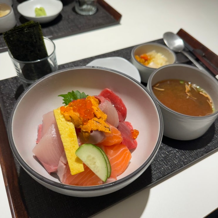  [특별한 오복수산] 가로수길 카이센동 맛집 특별한 오복수산 제철방어 카이센동 강력추천! 가로수길 방어는 특별한 오복수산