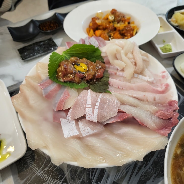  부산 연산동 대방어 맛집 '까치놀' 횟집