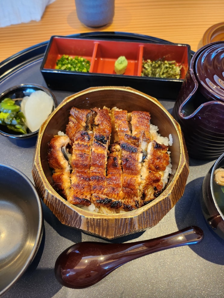  [일본 후쿠오카] 나카스강 근처 줄서서 먹는 예약해야 먹을 수 있는 우나기동 전문점 l 나카스강뷰 장어덮밥 l 히츠마부시 맛집 "우나기 욘다이메 키쿠가와 하루요시"
