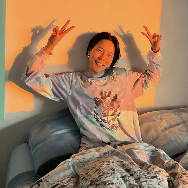  김나영 패션 품절대란 낸시부 롱슬리브 프린트 티셔츠
