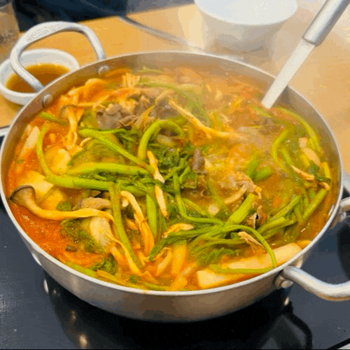  우리 가족들이 너무 좋아하는 곳 신라 샤브 칼국수 송파점 버섯샤브칼국수 고기 및 만두 추가 3인 리뷰.