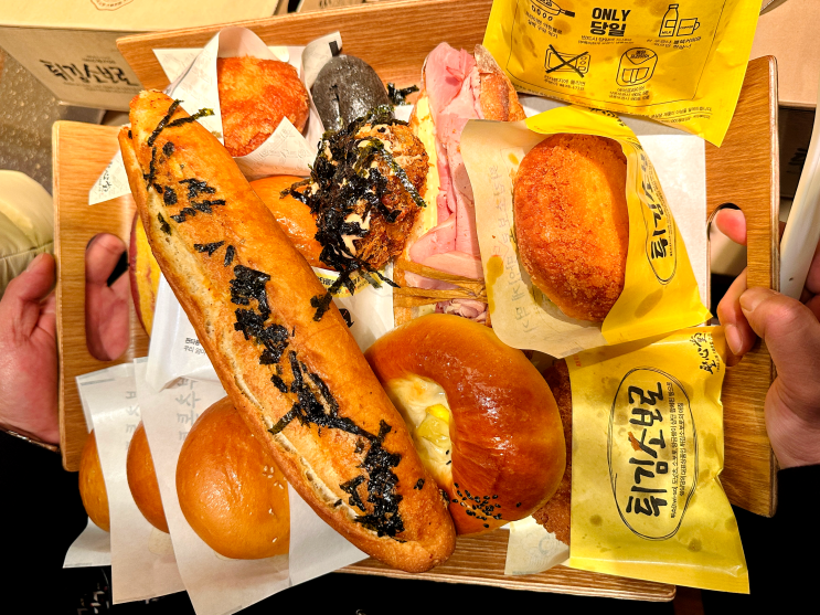  성심당 본점 주말 웨이팅, 주차 대전 빵지순례 명성에 비해 맛은...