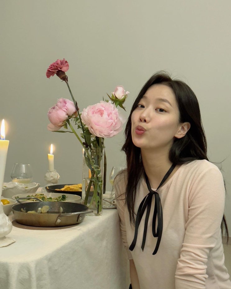 '축구 스타' 이강인, '에이프릴' 이나은과 핑크빛 열애설..."구리 집에서 데이트"