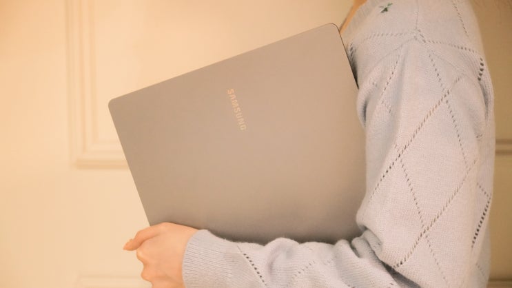  [갤럭시북4 첫인상에 대한 단ː상] 보스턴백보다 가벼운 노트북, 제가 찾아냈어요!  #NT960XGK 프리뷰