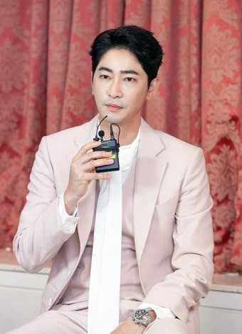 배우 <b>강지환</b>, 전 소속사 소송에서 연이어 승소 후 활동 재개에... 