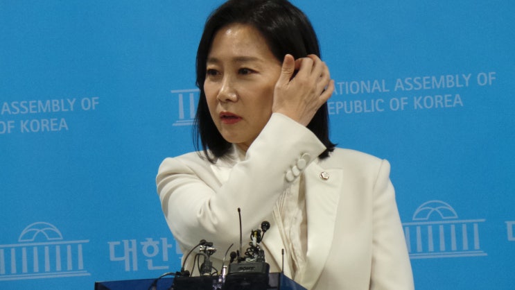 <b>허은아 탈당</b>, <b>이준석</b> 신당 합류 "개혁신당은 진짜 민생문제... 