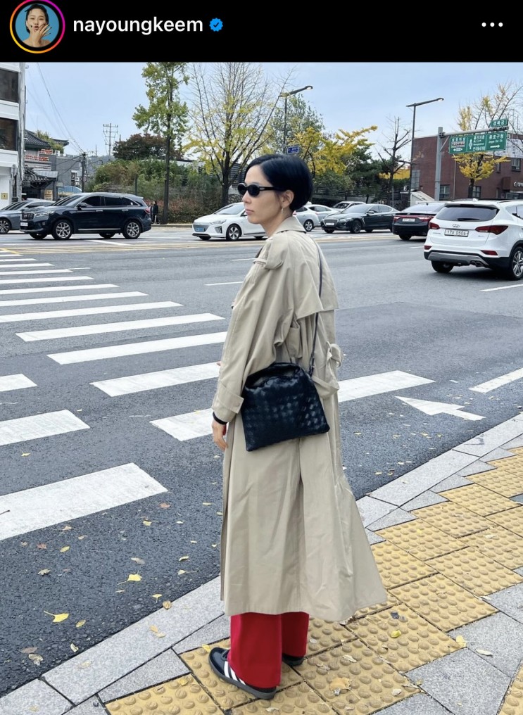 최근 김나영 아디다스 삼바 가젤 나이키 코르테즈 봄 간절기 코디 패션