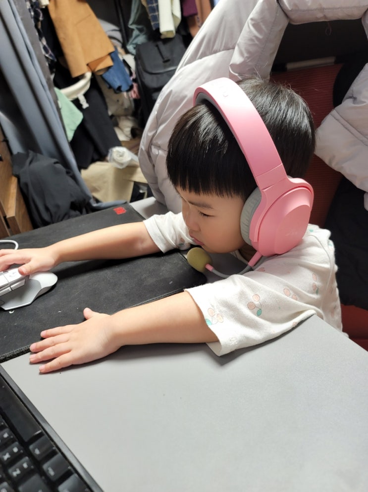  아빠의 육아블로그) 아빠육아일기 <31개월 남자 아기, 관심이 늘어났어요>
