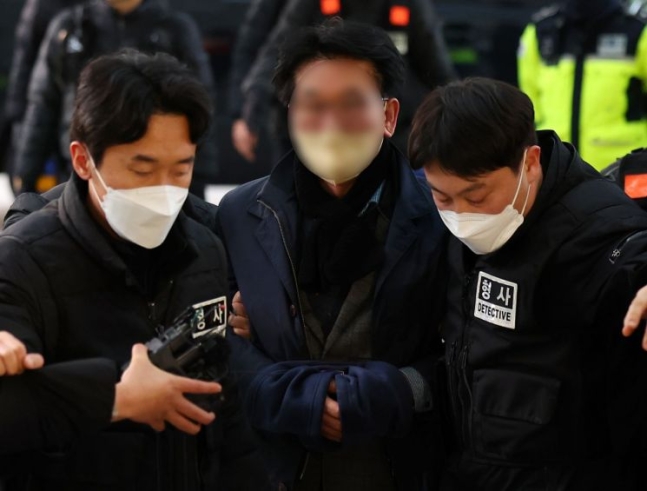 <b>경찰</b>, <b>이재명</b> 습격한 피의자에 '살인미수' 혐의 구속영장 신청