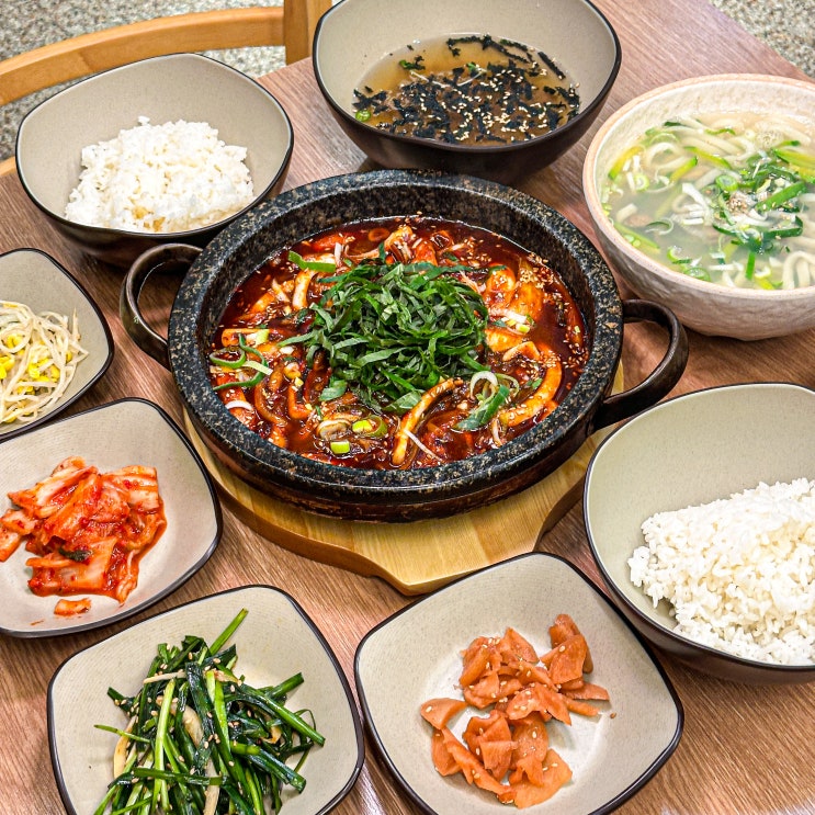 광주 동명동 데이트로 좋은 돌애에서 먹은 오징어볶음 광주 동명동 데이트로 좋은 돌애에서 먹은 오징어볶음