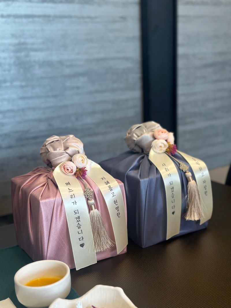 선물 아이디어를 만나보세요! 손으로 만든 혼합한복 뒷배열의 매력_10월 원데이클래스 작품집.zip