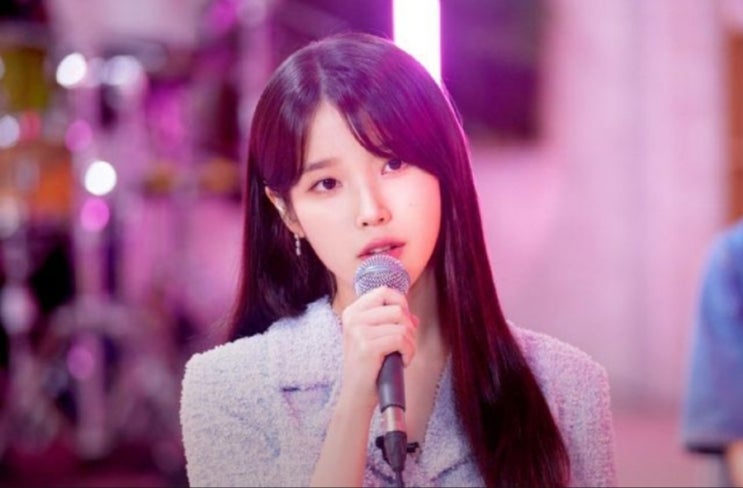 <연예가핫이슈> 아이유, 복지취약계층 위해 2억원 기부 새해 첫날 난방비 선물 <연예가핫이슈> 아이유, 복지취약계층 위해 2억원 기부 새해 첫날 난방비 선물