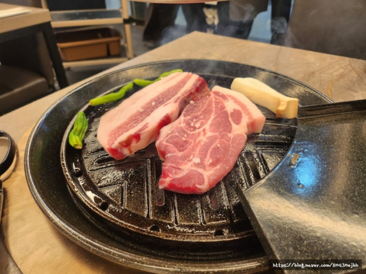  과천 삼겹살 <한양> 숙성으로 더욱 육즙이 가득