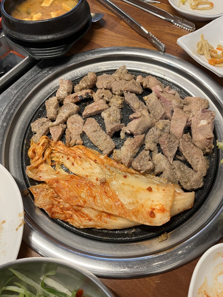  재방문한 연남동고기집 풍년숯불갈비 홍대 돼지갈비 맛집이면서 해남묵은지랑 함께 먹는 존맛 연남동삼겹살 맛집