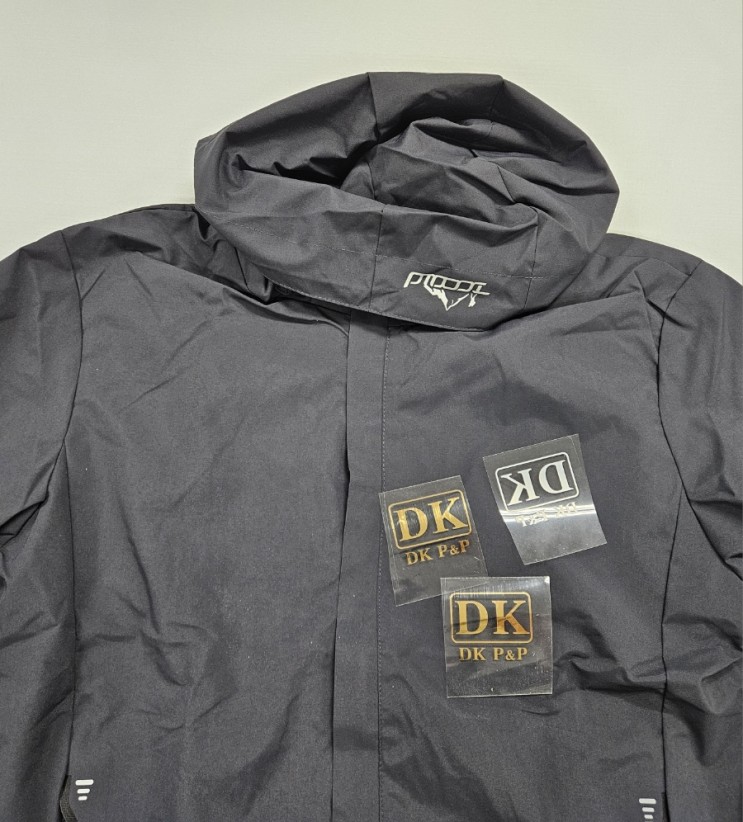 울산 한승, DK P&P 회사 단체복 유니폼에 골드 열전사 인쇄로 로고가 반짝반짝