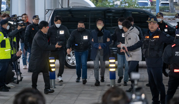 <b>이재명 습격 피의자</b> "8쪽 변명문 제출