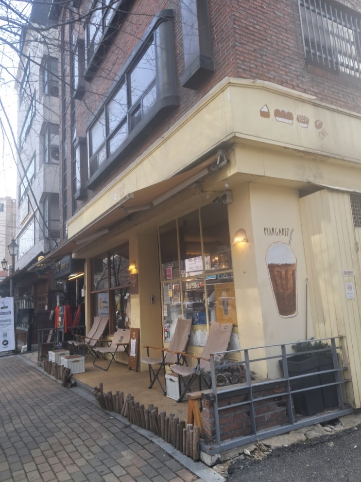 합정 홍대 카페: 마가렛리버 다람쥐 캐릭터 디저트 카페 합정 홍대 카페: 마가렛리버 다람쥐 캐릭터 디저트 카페