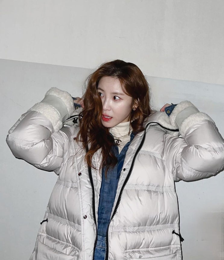  시크릿 출신 전효성의 겨울 여자 코디 필수템! 여성 명품 롱 패딩으로 완성한 데일리룩