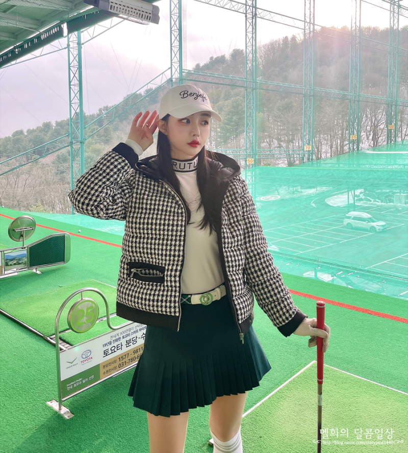 벤제프 여성 골프웨어 겨울 골프 패딩 스커트 치마 모자 벨트 코디