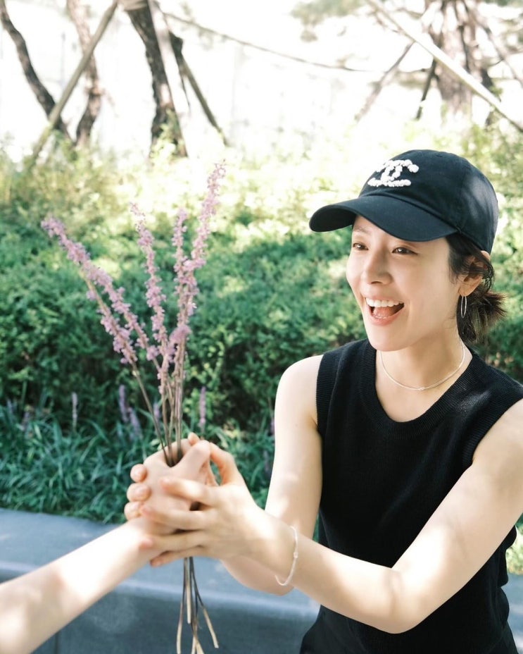 한지민, "1년 내내 예뻤네"..."2023년 나를 행복하게 해준 것들" 한지민, "1년 내내 예뻤네"..."2023년 나를 행복하게 해준 것들"
