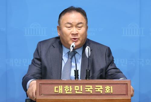 <b>이상민</b> 민주당 탈당 후 <b>국민의힘 입당</b> 진행중.