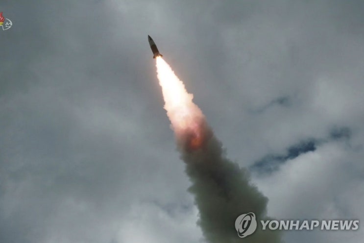 [美 "러, <b>북한산 탄도미사일</b> 수십발 받아 우크라 공격에 사용... 