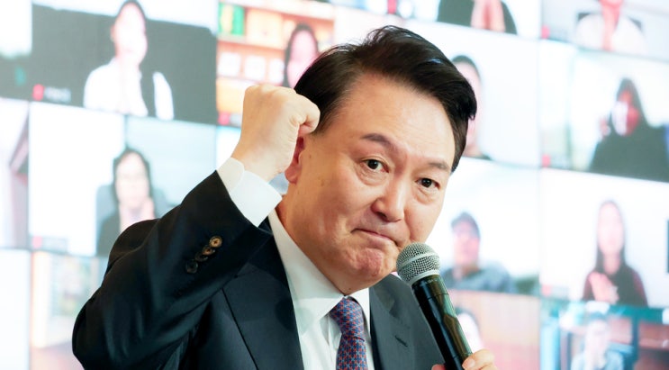 윤석열 <b>대통령</b> “<b>민생</b>현장 찾아 국민과 토론하고, 고민하고... 
