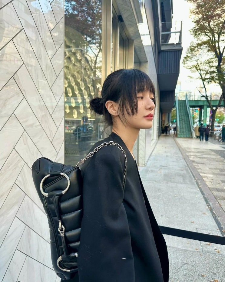  연예인의 일상을 제대로 보여준 셀러브리티 주인공 박규영의 가방으로 20대 여자 대학생의 원픽! 명품 브랜드 구찌 홀스빗 추천