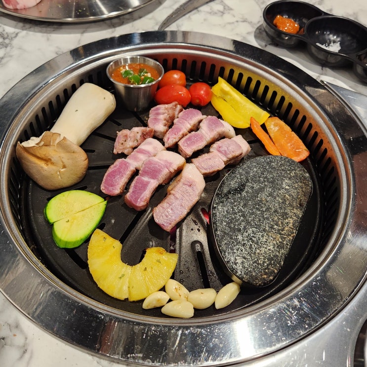  부산 강서구 명지 맛집 시골에서 즐기는 삼겹살 포크인 차콜